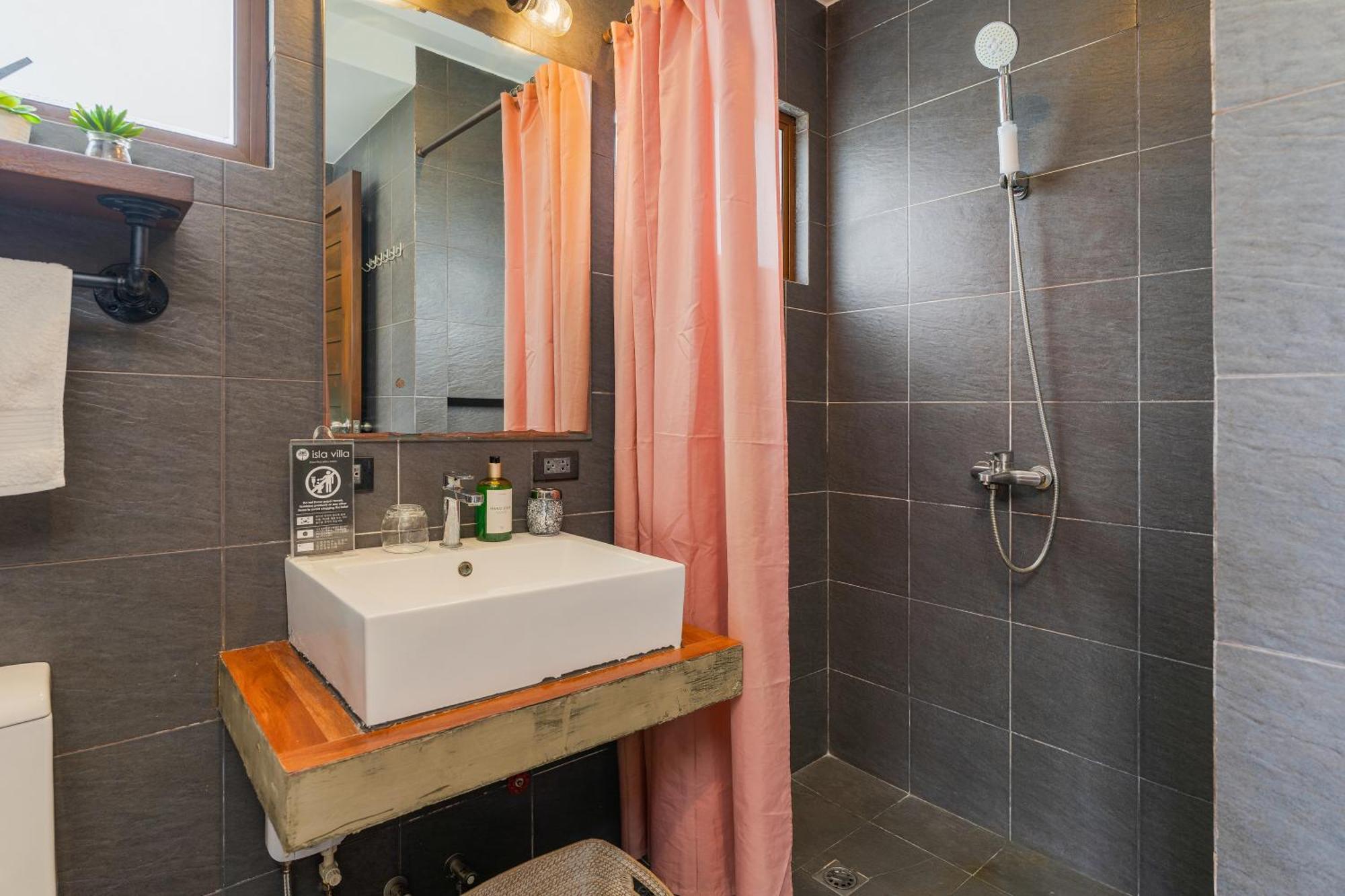 Isla Villa 1 Amazing Waterfall Pool House Near Beach, Bars & Restaurants Lapu-Lapu City Luaran gambar