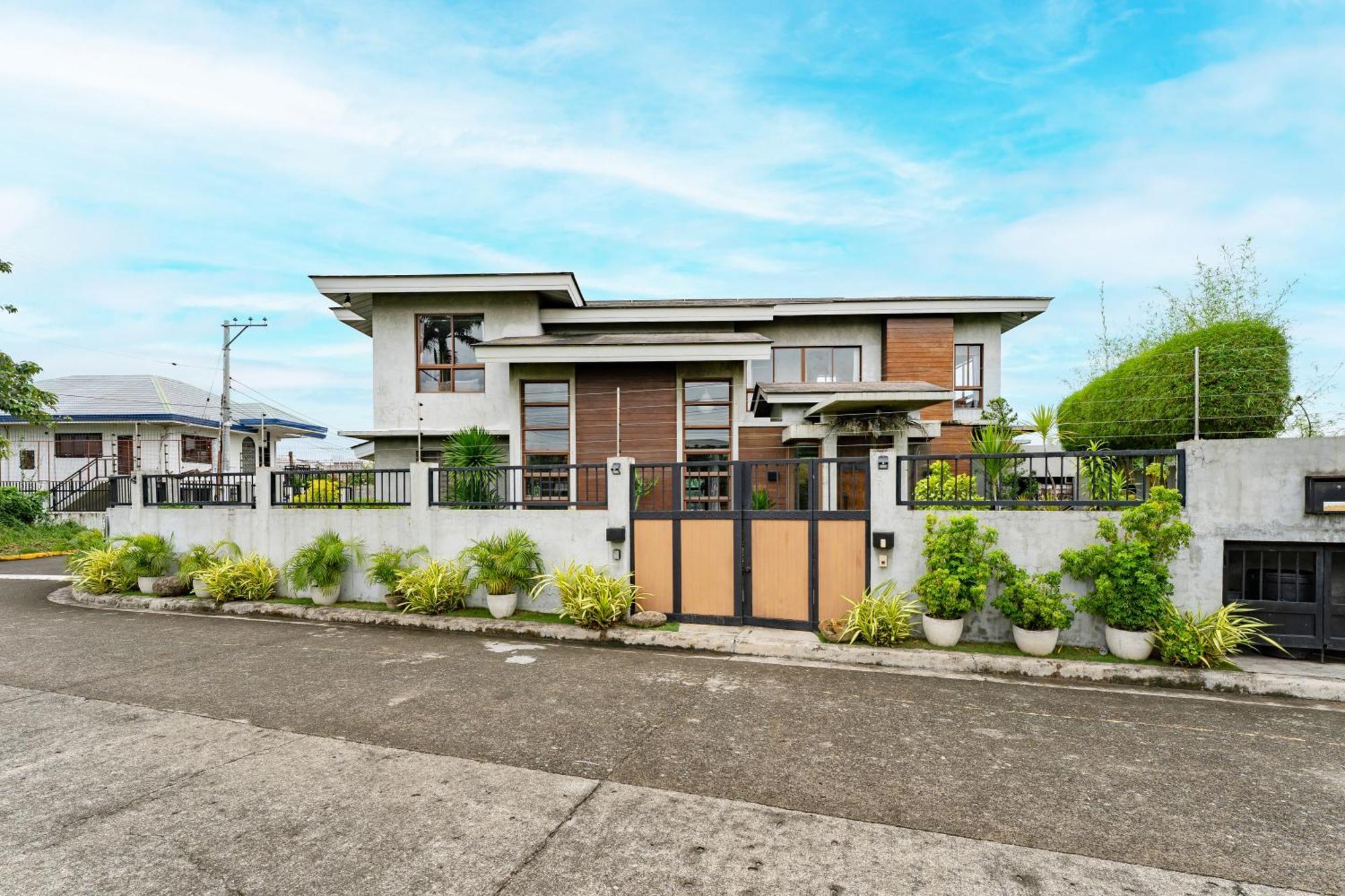 Isla Villa 1 Amazing Waterfall Pool House Near Beach, Bars & Restaurants Lapu-Lapu City Luaran gambar
